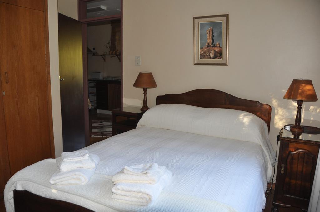 Kierie Kwaak Self Catering Villa Stellenbosch Bagian luar foto