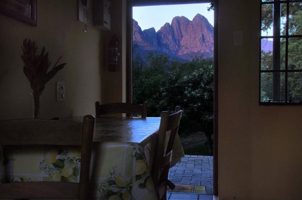 Kierie Kwaak Self Catering Villa Stellenbosch Bagian luar foto