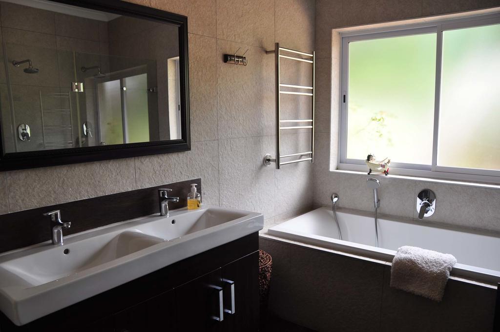Kierie Kwaak Self Catering Villa Stellenbosch Bagian luar foto